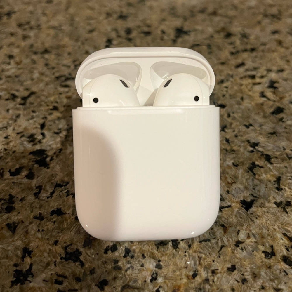 2nd Generation Apple AirPods